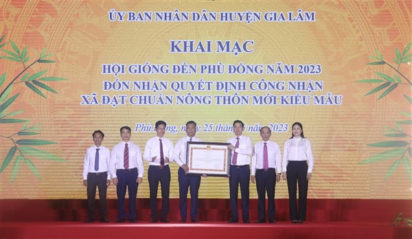 Khai mạc lễ hội Gióng đền Phù Đổng năm 2023 và đón nhận Quyết định xã đạt chuẩn nông thôn mới kiểu mẫu